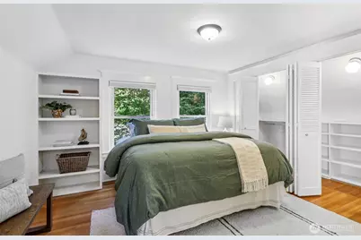 2419 2nd Avenue W, Seattle, WA 98119 - Photo 11