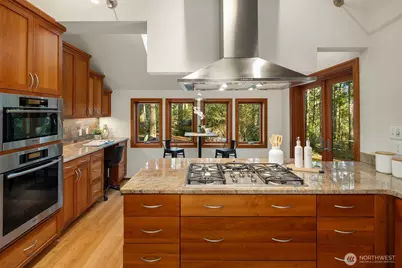 13525 NE 50th Street, Bellevue, WA 98005 - Photo 13