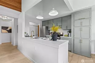 4911 Fremont Ave N, Seattle, WA 98103 - Photo 13