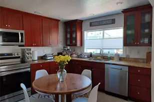 9453 Palatine Ave N, Seattle, WA 98103 - Photo 3