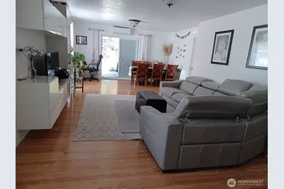 9534 Palatine Avenue N, Seattle, WA 98103 - Photo 7