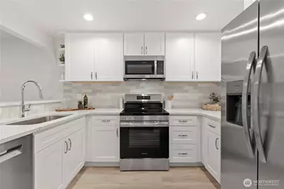 12760 NE 10th Place #F301, Bellevue, WA 98005 - Photo 3