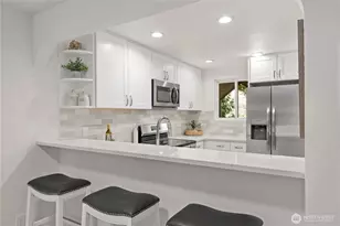 12760 NE 10th Pl, Bellevue, WA 98005 - Photo 13