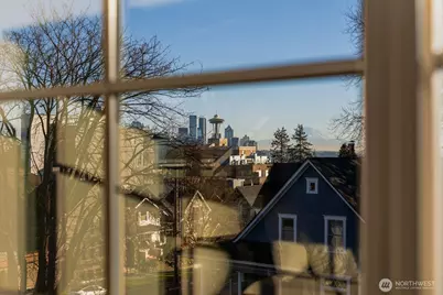 310 W Lee Street, Seattle, WA 98119 - Photo 9