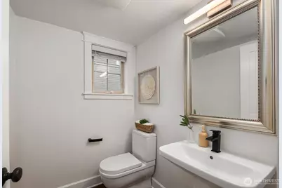 310 W Lee Street, Seattle, WA 98119 - Photo 15