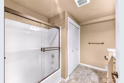 690 32nd Street #B309, Bellingham, WA 98225 - Photo 11