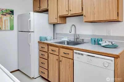 7520 208th Street SW #A101, Edmonds, WA 98026 - Photo 17