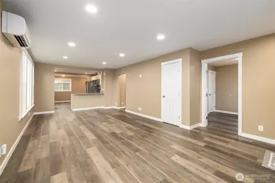 301 N Anacortes Street, Burlington, WA 98233 - Photo 5