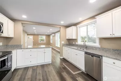 301 N Anacortes Street, Burlington, WA 98233 - Photo 11