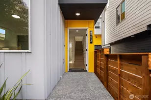 723 18th Ave, Seattle, WA 98122 - Photo 3