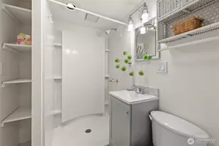 12049 NE 97th St, Kirkland, WA 98033 - Photo 27