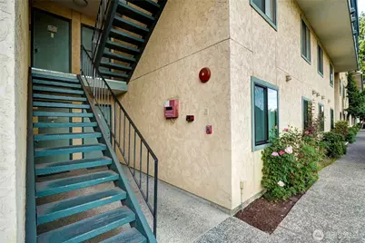 14331 124th Avenue NE #C22, Kirkland, WA 98034 - Photo 3