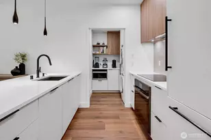 300 110th Ave NE, Bellevue, WA 98004 - Photo 9