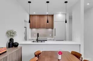 300 110th Ave NE, Bellevue, WA 98004 - Photo 7