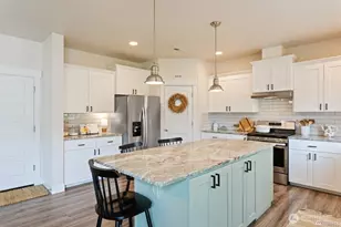 11209 130th St Ct E, Puyallup, WA 98374 - Photo 7