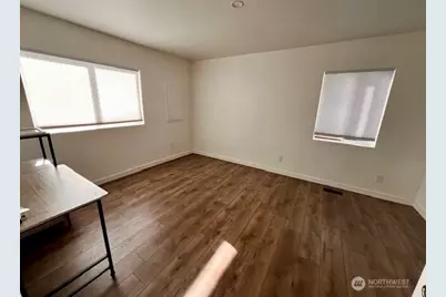 214 S 126th Street, Seattle, WA 98168 - Photo 11