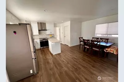 214 S 126th Street, Seattle, WA 98168 - Photo 5