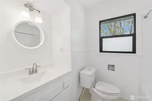 209 W Blaine St, Seattle, WA 98119 - Photo 25