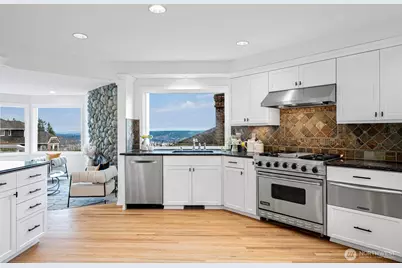 4504 174th Avenue SE, Bellevue, WA 98006 - Photo 9