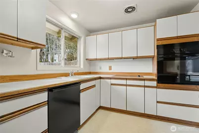 456 156th Avenue SE, Bellevue, WA 98007 - Photo 9