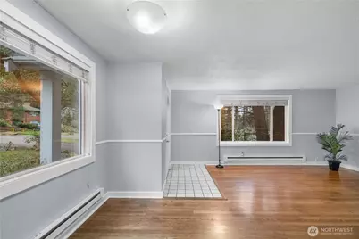 12818 8th Avenue NE, Seattle, WA 98125 - Photo 9