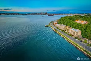 1017 California Ln SW, Seattle, WA 98116 - Photo 17