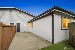 1310 12th Ave NW, Puyallup, WA 98371 - Photo 9