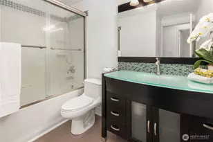 4316 W Lake Sammamish Pkwy SE, Issaquah, WA 98027 - Photo 9