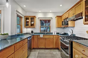 11551 34th Ave NE, Seattle, WA 98125 - Photo 17