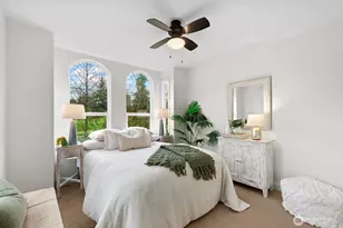 9221 College Way N, Seattle, WA 98103 - Photo 27