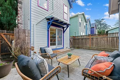 9221 College Way N, Seattle, WA 98103 - Photo 31