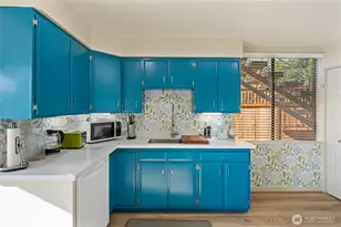 561 Lee St, Seattle, WA 98109 - Photo 13