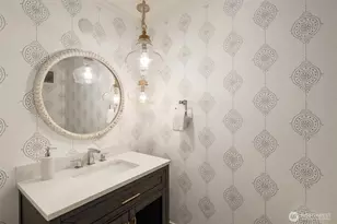 9234 NE 25th St, Clyde Hill, WA 98004 - Photo 29