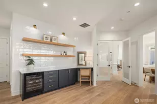 9234 NE 25th St, Clyde Hill, WA 98004 - Photo 19