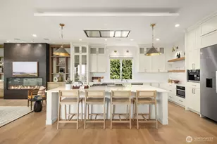 9234 NE 25th St, Clyde Hill, WA 98004 - Photo 17