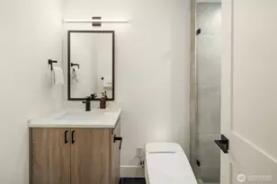 9234 NE 25th St, Clyde Hill, WA 98004 - Photo 33