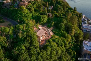 1019 California Ln SW, Seattle, WA 98116 - Photo 17