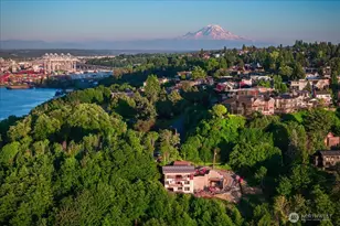 1019 California Ln SW, Seattle, WA 98116 - Photo 17