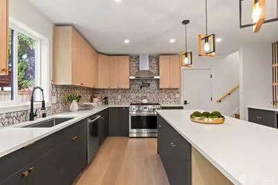 742 N 104th Street, Seattle, WA 98133 - Photo 7