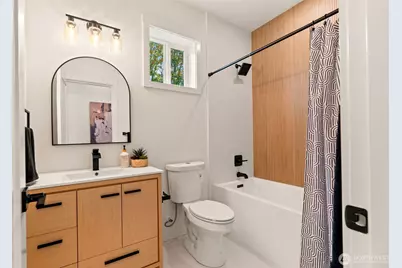 742 N 104th Street, Seattle, WA 98133 - Photo 15