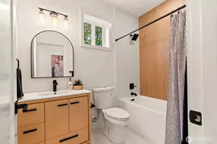 742 N 104th St, Seattle, WA 98133 - Photo 15