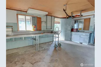 20221 Church Lake Road E, Bonney Lake, WA 98391 - Photo 31