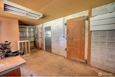 20221 Church Lake Road E, Bonney Lake, WA 98391 - Photo 33