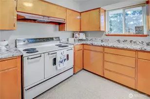 20221 Church Lake Rd E, Bonney Lake, WA 98391 - Photo 13