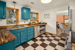 3810 Courtland Pl S, Seattle, WA 98118 - Photo 9