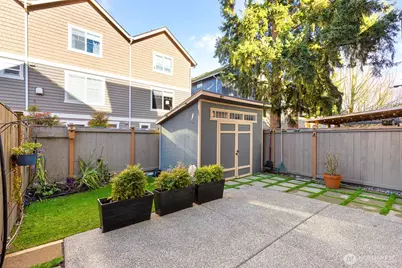 932 N 96th St, Seattle, WA 98103 - Photo 17