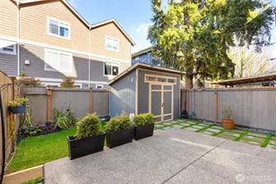 932 N 96th St, Seattle, WA 98103 - Photo 17