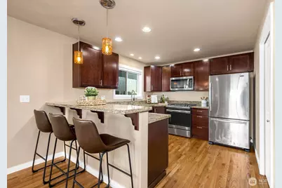 932 N 96th St, Seattle, WA 98103 - Photo 3