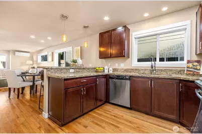 932 N 96th St, Seattle, WA 98103 - Photo 5