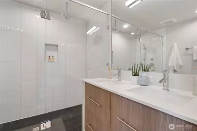 115 27th Avenue E #D, Seattle, WA 98112 - Photo 7